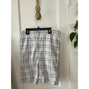 Greg Norman Men's size 30 Plaid Shorts